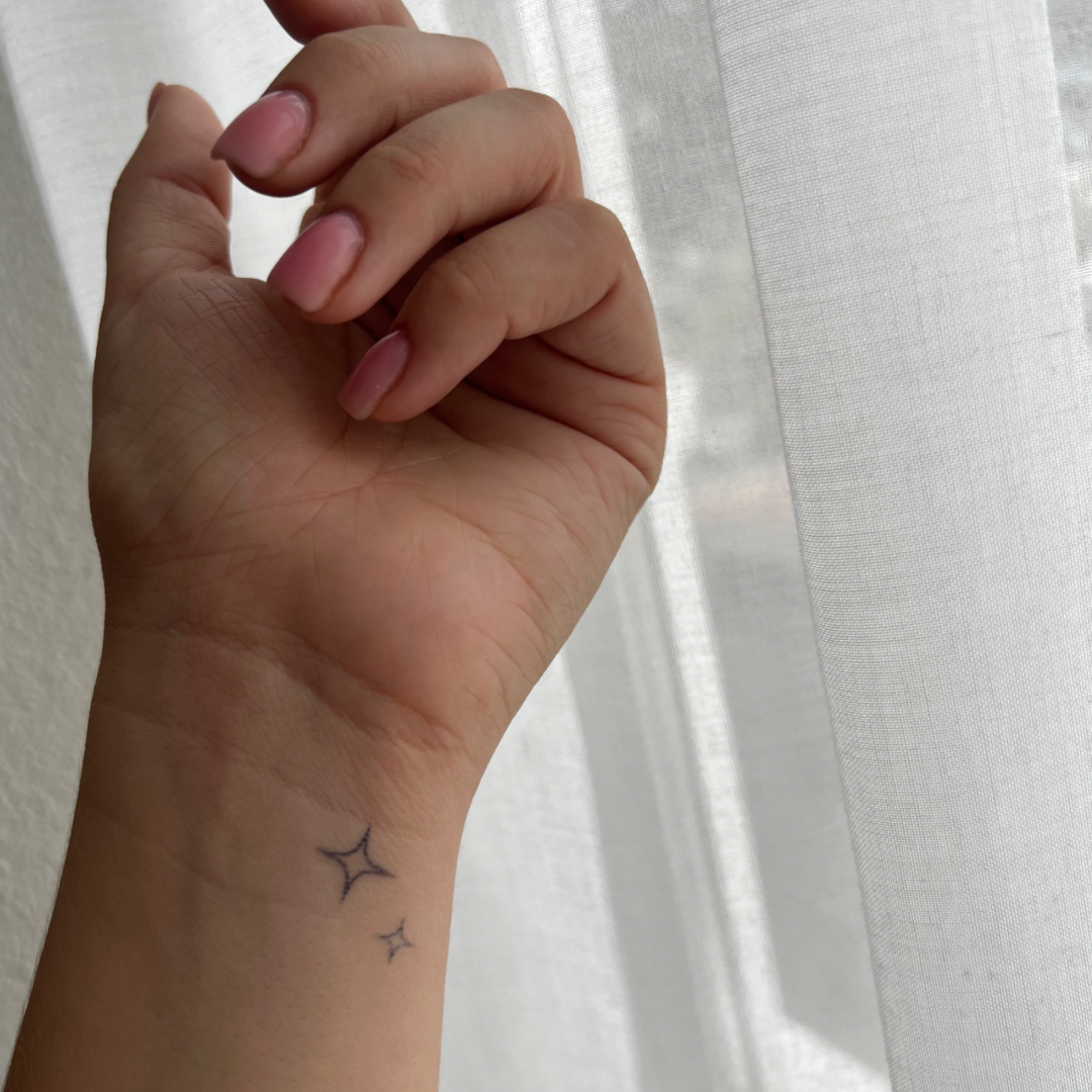 Scintillio del tatuaggio temporaneo