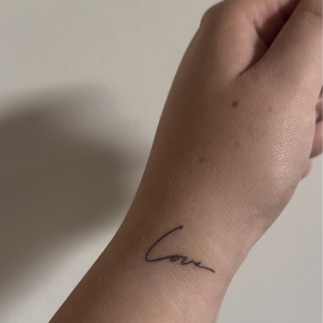 Amore tatuaggio temporaneo