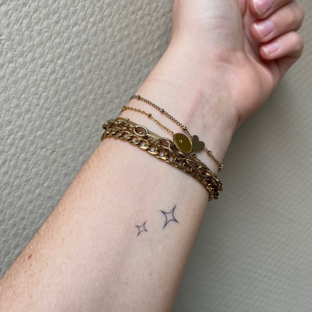 Scintillio del tatuaggio temporaneo