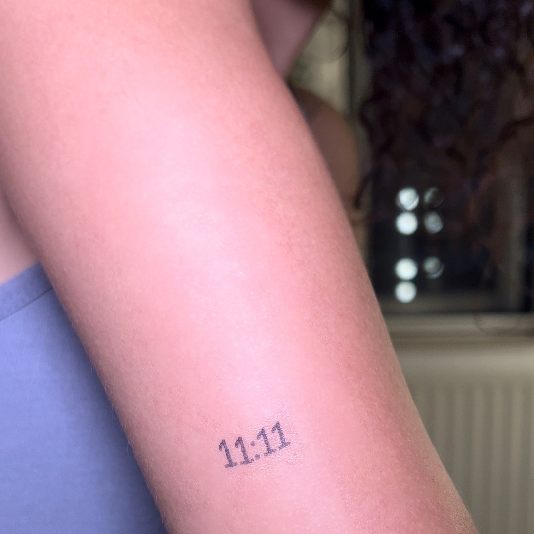 Tymczasowy tatuaż 11:11