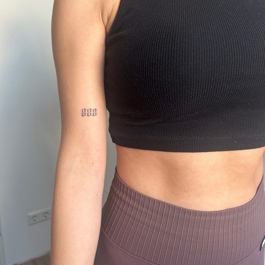 Tatuaje temporal 888