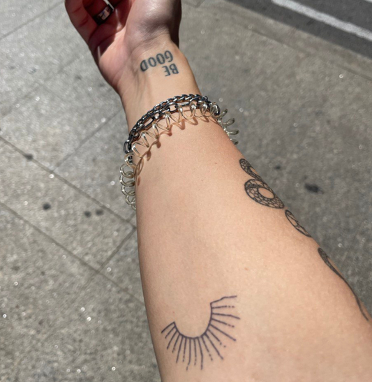 Tymczasowy tatuaż słońce