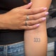 Temporäres Tattoo 333