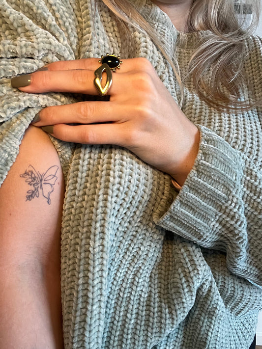 Tillfällig tatuering fjäril och växt